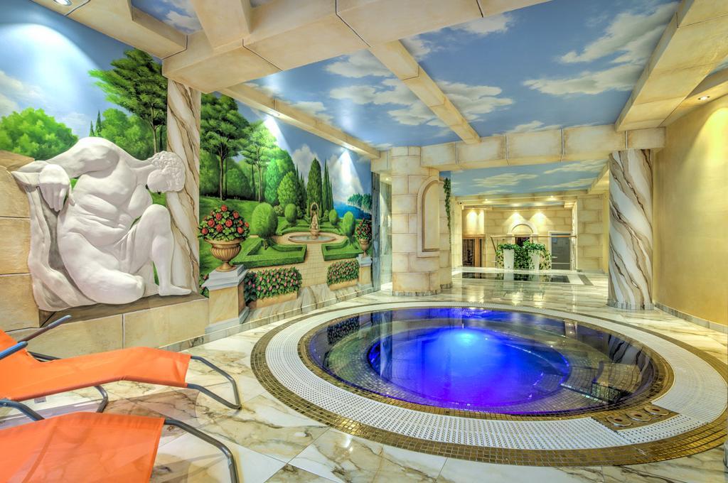 Hotel Krolewski 야노프 루벨스키 외부 사진