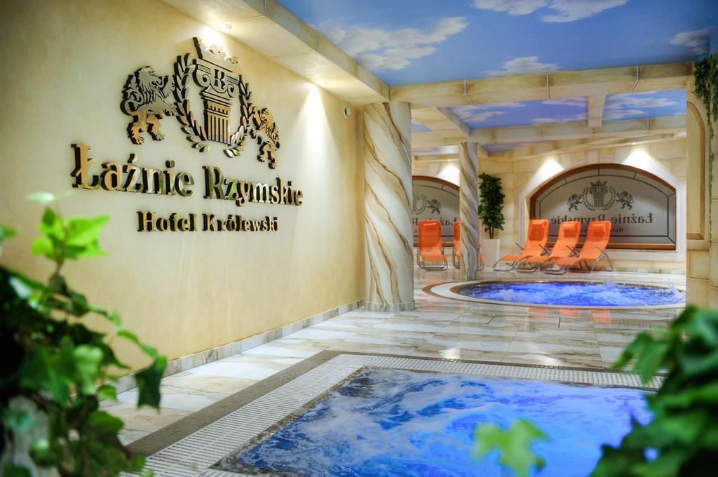Hotel Krolewski 야노프 루벨스키 외부 사진