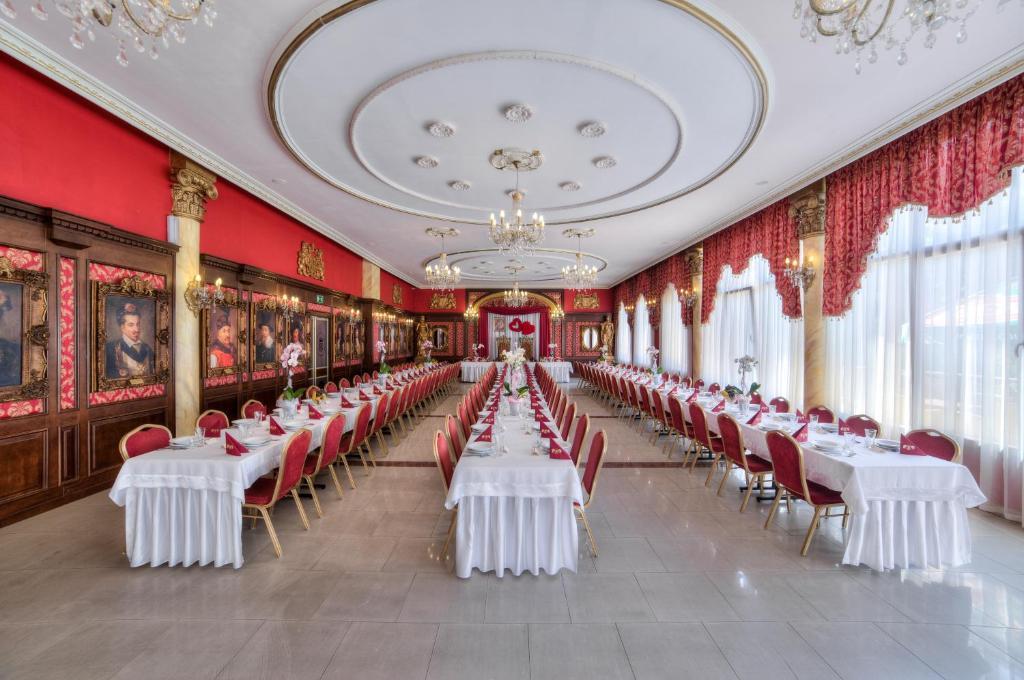 Hotel Krolewski 야노프 루벨스키 외부 사진