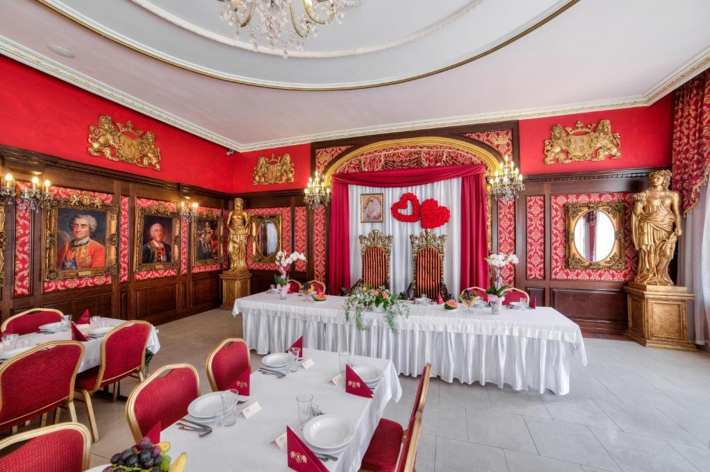 Hotel Krolewski 야노프 루벨스키 외부 사진