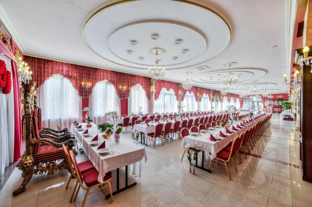 Hotel Krolewski 야노프 루벨스키 외부 사진