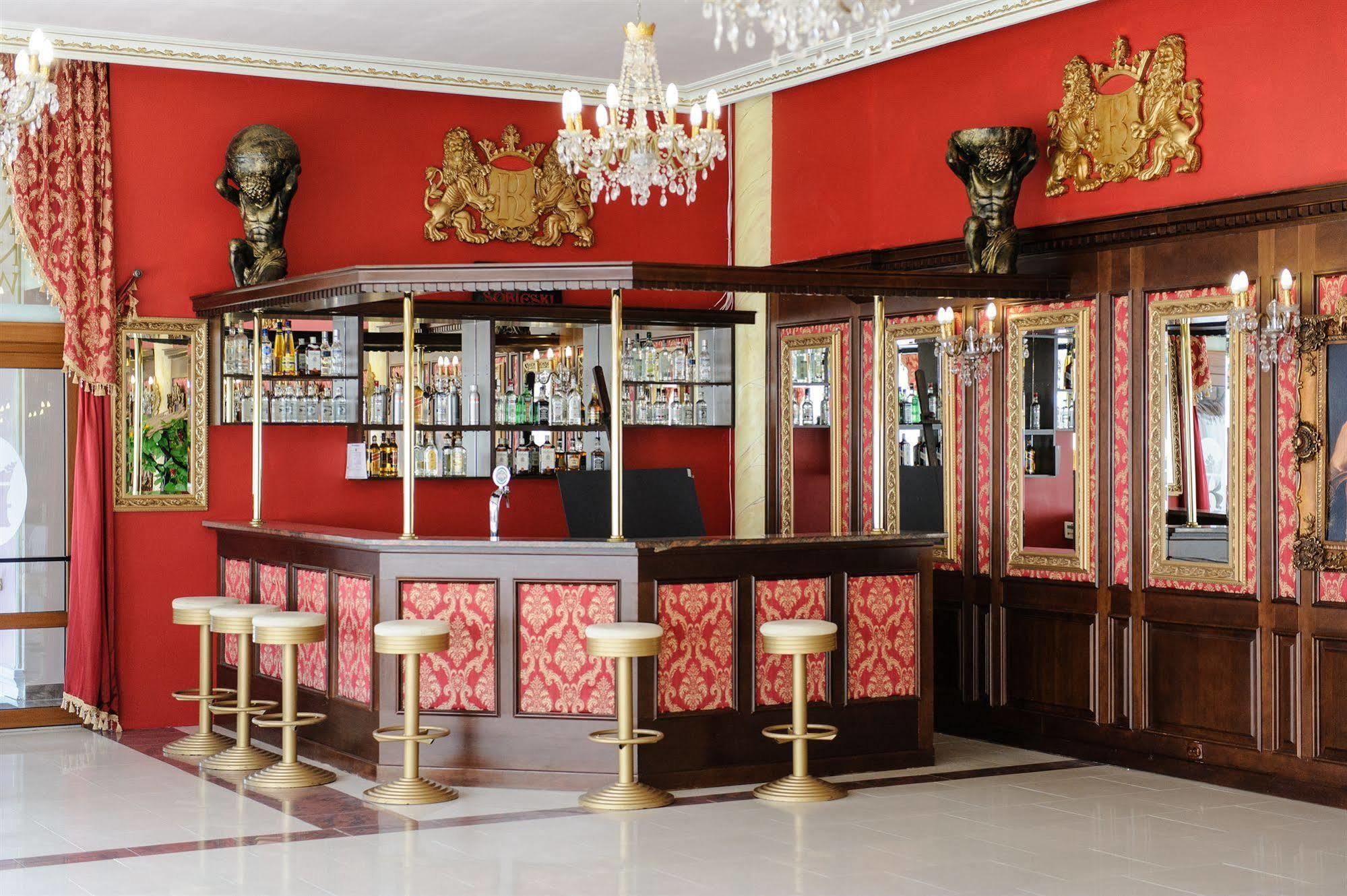 Hotel Krolewski 야노프 루벨스키 외부 사진