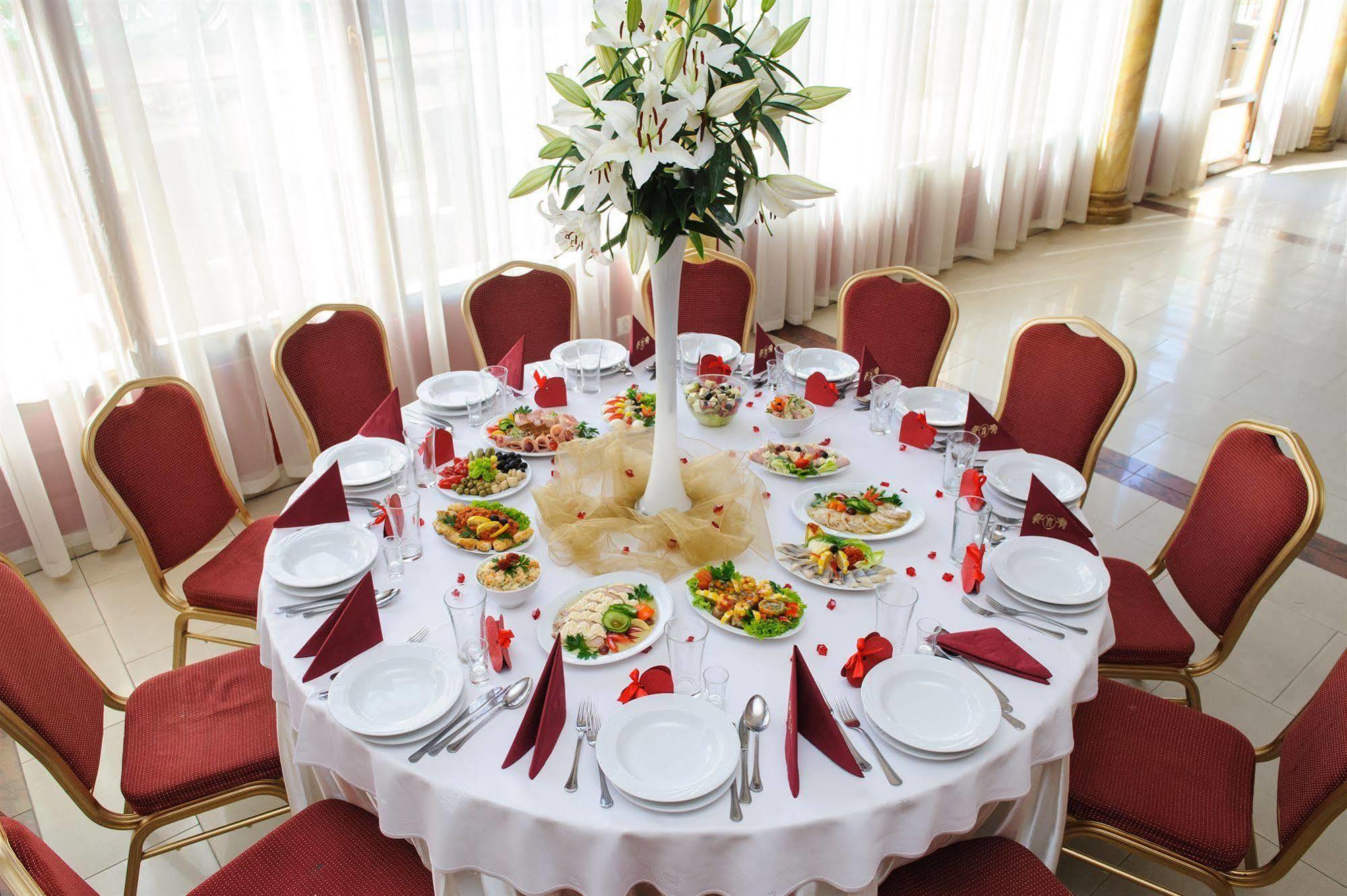Hotel Krolewski 야노프 루벨스키 외부 사진